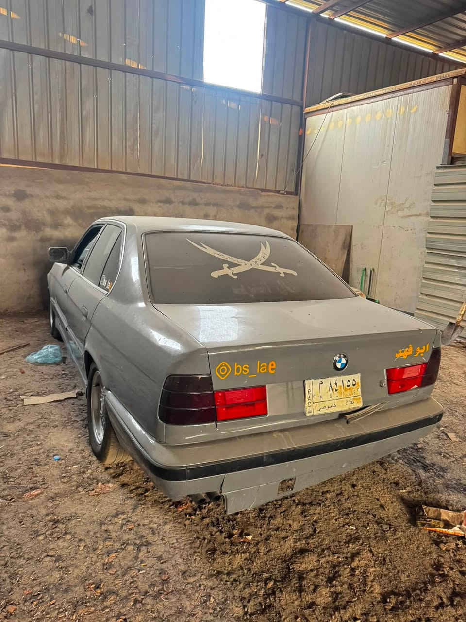 السلام عليكم للبيع Bmwمديل 92 حجم 525 اصل بليته وسنويه محرك مسكر عدل محرك وكير جدد اني شادهن وحداديه وتخم تاير جديد السياره شغاله وجاهزه رقم بغداد سنويه لل 30بأسمي السياره مكاني بابل سياحي سعره 42 وبيه شي قليل ***********/***********

نص مكتوب في الصور:
- bs_lae