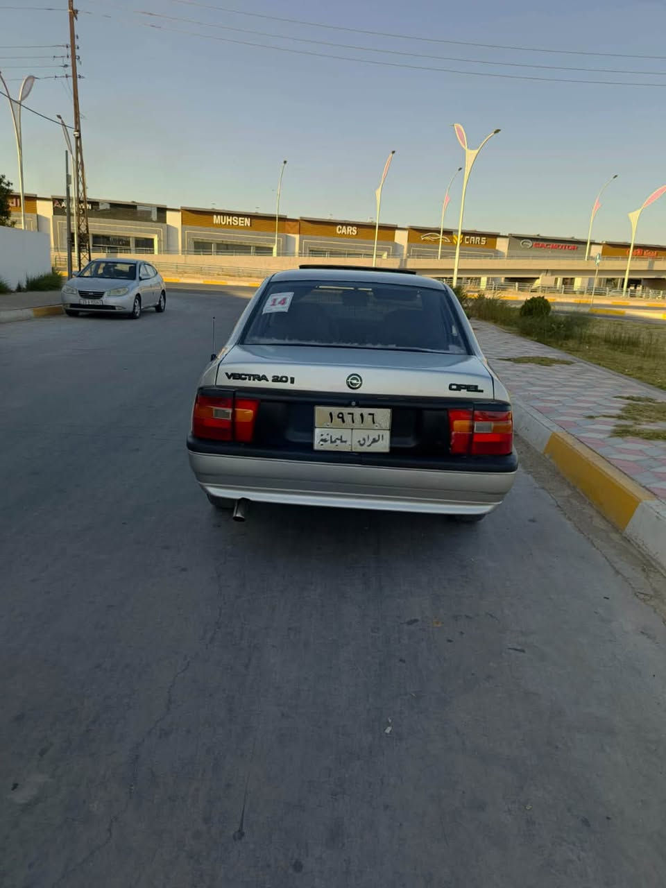 اوبل فكتره موديل 1991كير اتماتيك
سنويه جديد ل 27 ينتهي محرك 20 
كير محرك بشرط صبغ عام جماليه 
بدون ضربه بدون خياس بدون معجون 
سعر 41 وبيها مجال تصل وتدلل
***********
