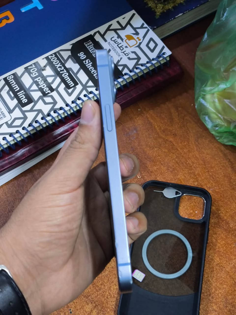 للبيع او المرواس بجهاز فلاكشب
اقرا تفاصيل وملاحظه السعر قفل دون عملة 

ايفون 14 بلس iPhone 14plus
اللون : سمائي
ذاكرة 256 بطارية 88 بلادية شرط
معالج A15 (نفس ال 13 بروماكس )
بطارية عملاقة وحجم عملاق بسعر مناسب

الجهاز ابد مامفتوح ومكفول المشاكل فقط
- فطر بالكلاس ( ماماثر على الشاشة والاداء نهائياً )
- كسر بالظهر 

مكاني النجف الاشرف ولايوجد توصيل
*********** بي واتس

السعر المطلوب 445 الف فقط قفل
او مراوس ونتفق على الفرق

( تكسر بسعر او معاجبك فدوة لاتعلق السعر نهائي او تفضل خاص وبخدمتك )

ملحقات : 3 كفرات فقط
