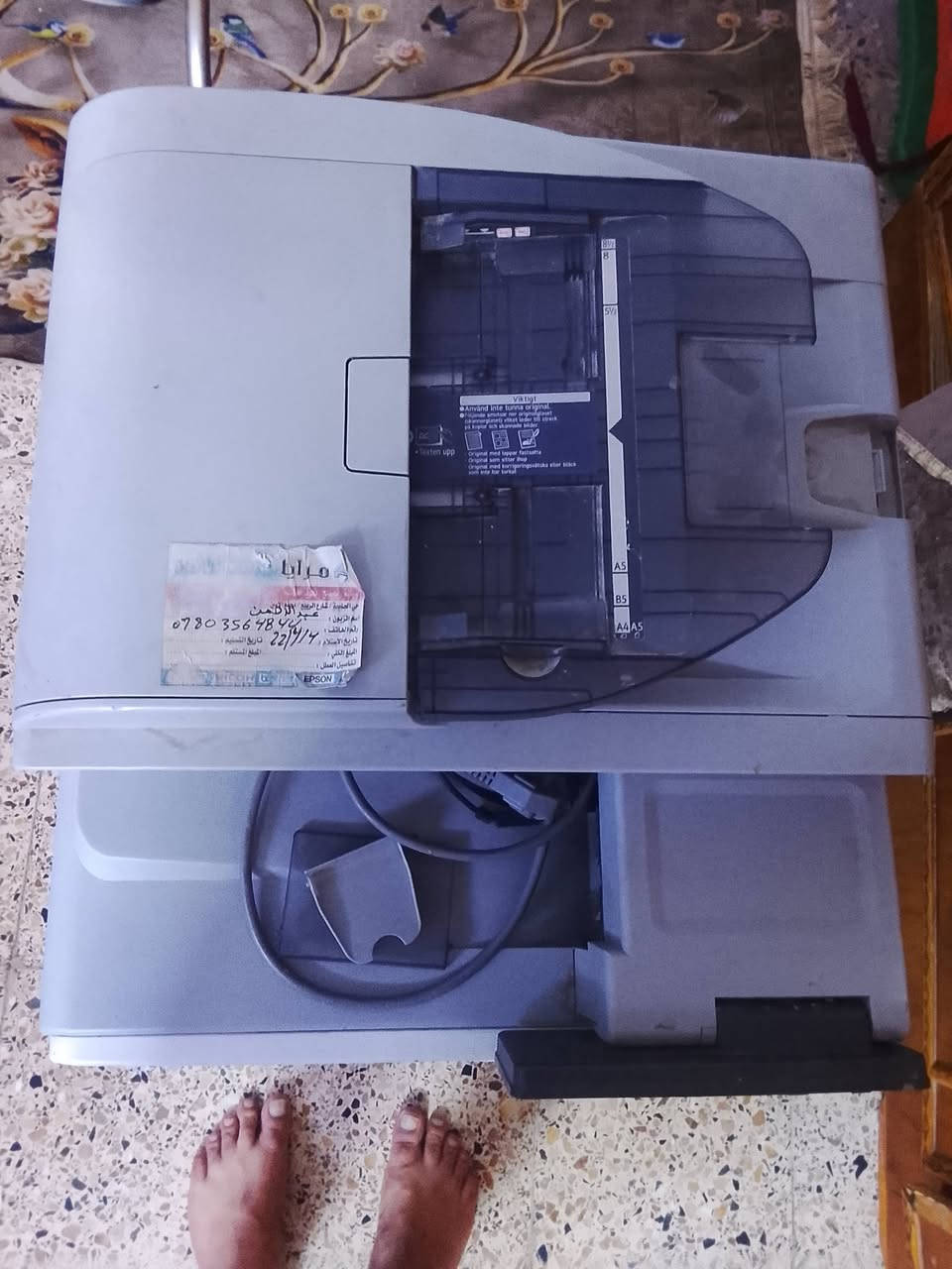 طابعه ليزريه نظيفه جدا للبيع بيهه عطل بسيط الكاترس مالتهه يطلع حبر واحد منهن فقط كامله مكمله طبع جدا ممتاز مكاني لشعله ***********
