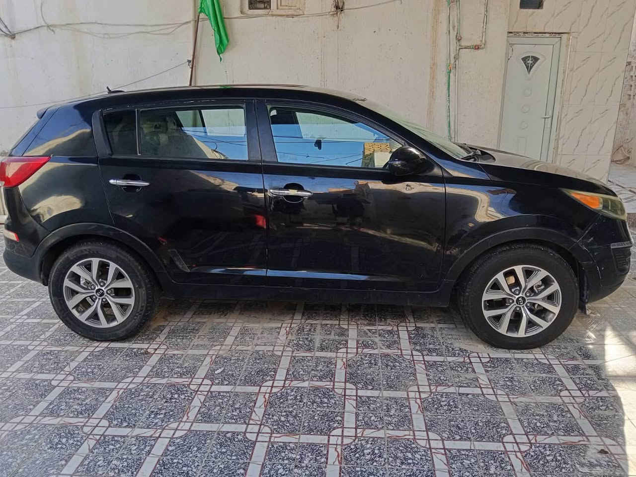 كيا سبورتج ٢٠١٦ امريكي حرة تحويل مباشر باسمي السيارة بيها تبديل بنيد مع مكانات بسيطة صبغ اثر جراد بسيط جاهزة من كلشي كير ومحرك مكفولات تبريد قطعتين 
السعر١١٩ 
بيها مجال بسيط
للاستفسار ***********
