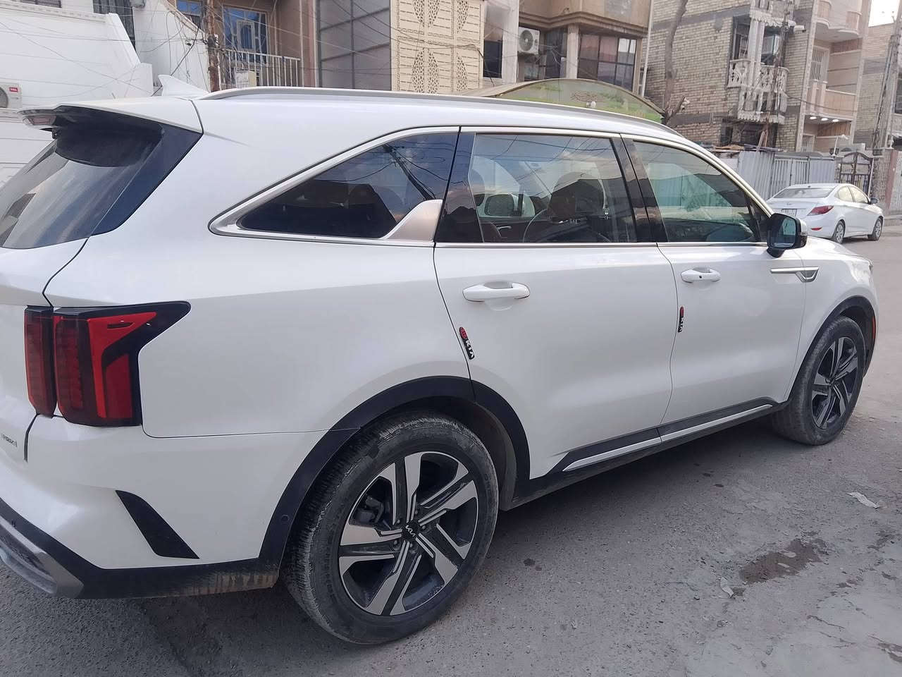 سورنتو هايبرد 2023 وارد امريكي  رقم بغداد  7 راكب vip حادثها صندوق خلفي بدون ايرباك 
. بصمه تشغيل عن بعد . بصمة ابواب اشارة بالمري .  رادارات تحكم كرسي كهربائي  
ساید بريك اوتماتيكي  مقاعد جلد 
 4 وضعيات قياده . كير عادي و او تماتیك . اوتو هولد .  مانع انزلاق 
السعر  240 ورقة وبيها مجال  ***********
