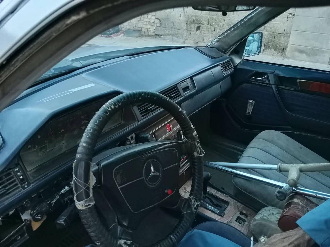 مرسيدس • ١٩٩٢ • رقم نجف