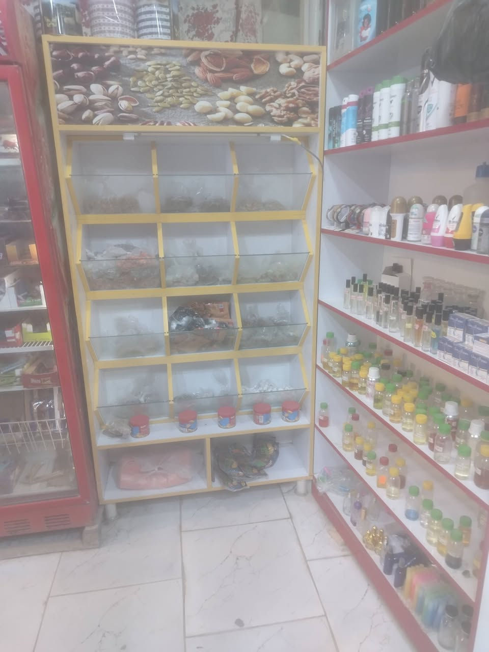 عارضه كرزات للبيع لعدم وجود مكان السعر( 100) ما بيها اي خلل ونضيفه كلش رقمي *********** ومكاني / نجف / مناذره
