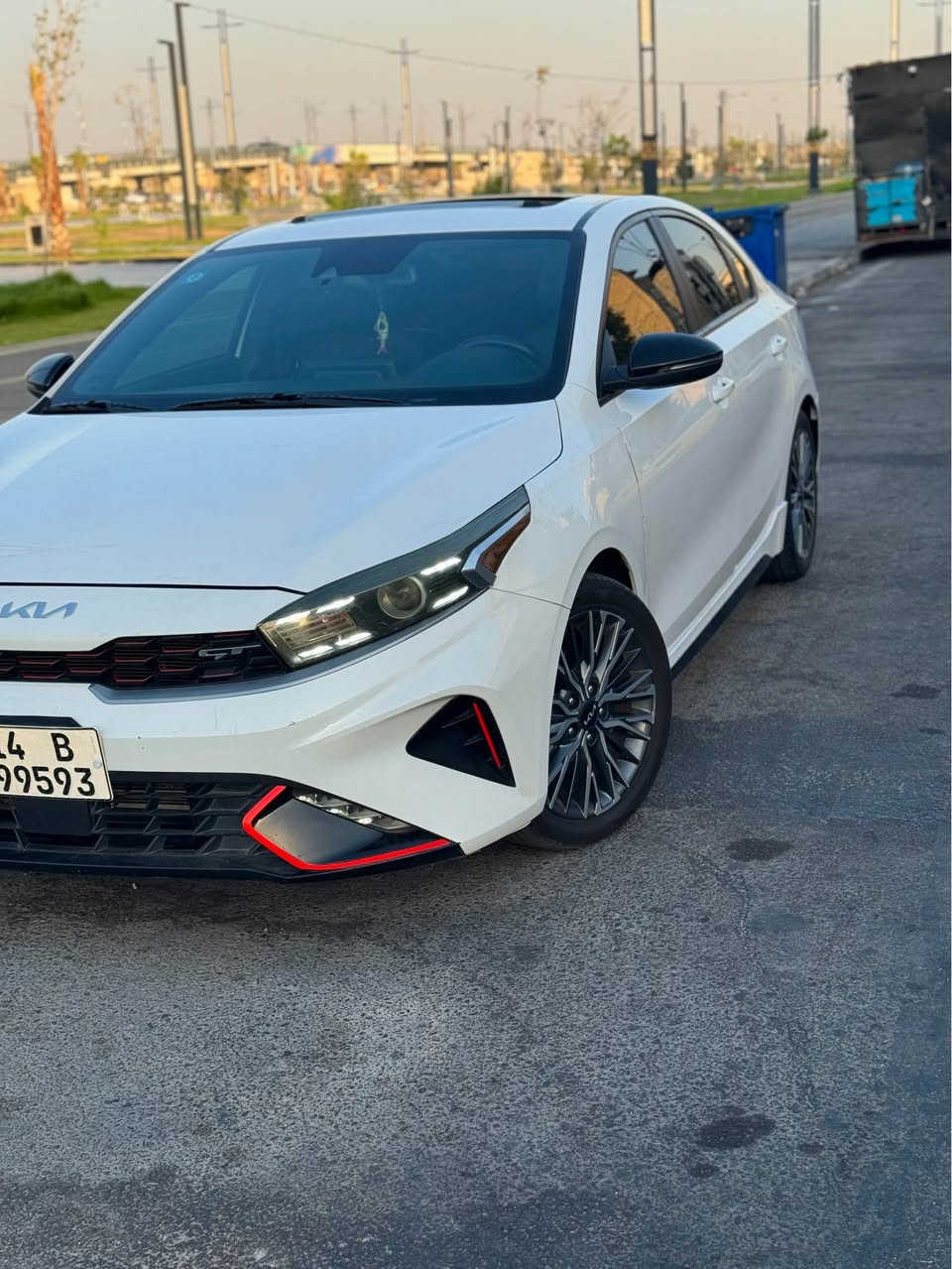 للبيع كيا فورتي GT-Line موديل 2023
• فئة GT-Line فول مواصفات
• محرك 2.0 قوي واقتصادي
• جير أوتوماتيك 8 سرعات
• تشغيل بصمة + ريموت ستارت
• فتحة سقف بانوراما
Android Auto و Apple Carplay شاشة كبيرة مع •
• كاميرات °360
• حساسات أمامية وخلفية
• مقاعد جلد رياضية GT-Line
• شحن لاسلكي للموبايل
• نظام صوتي مميز
• مثبت سرعة ذكي
• نظام المحافظة على المسار
• نظام النقطة العمياء
• نظام التحذير من الاصطدام الأمامي
• إنارة LED كاملة
• جنوط GT-Line رياضية
مكيف أوتوماتيك ثنائي التحكم
• مرايا كهربائية مع طي كهربائي
• الممشى: mi 32,000 فقط•
• ⁠حادثها جاملغ امامي ومبدل وكلير من امريكا الجاملغ الخلفي والباب الخلفي

السعر 140 وبيها مجال
للأستفسار *********** البصرة, العراق
