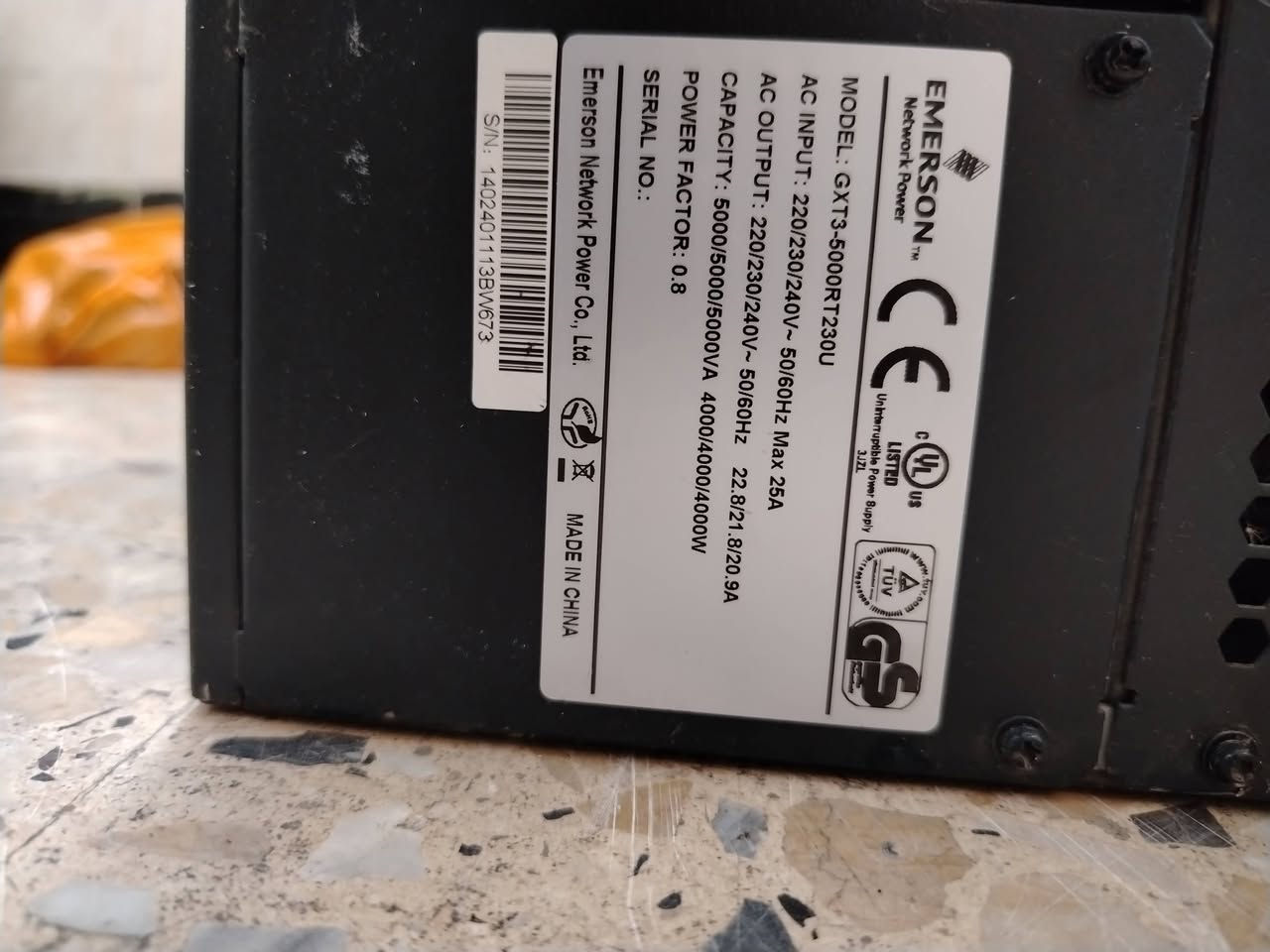 السلام عليكم
UPS 5KV ONLINE 
جهاز نظيف جدا بدون بطاريات
ياخذ 20 بطارية (12 فولت 5 امبير) 
متوفر 5 قطع 
سعر القطعة 200 الف 
مكاني بغداد حي اور
***********
