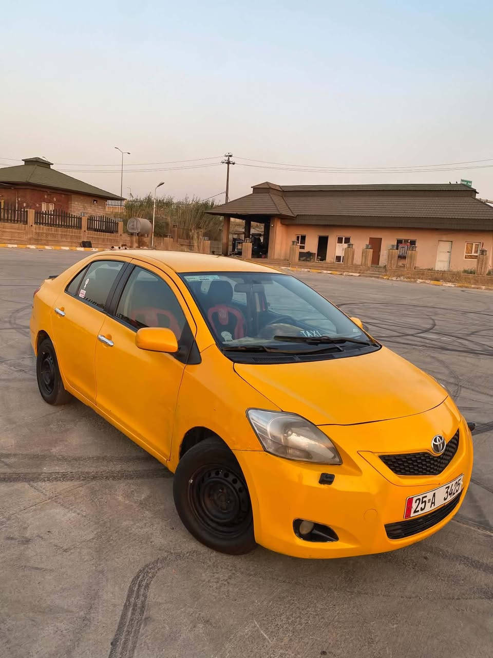 سلام عليكم يارس موديل 2008للبيع سياره مال رزق بي 3قطع بيه بيع مستعجل كير عادي محرك كبير جديد بل باكيت مابي نقص سعره 58 للتواصل *********** موجود واتساب مكان السياره كركوك شوراو
