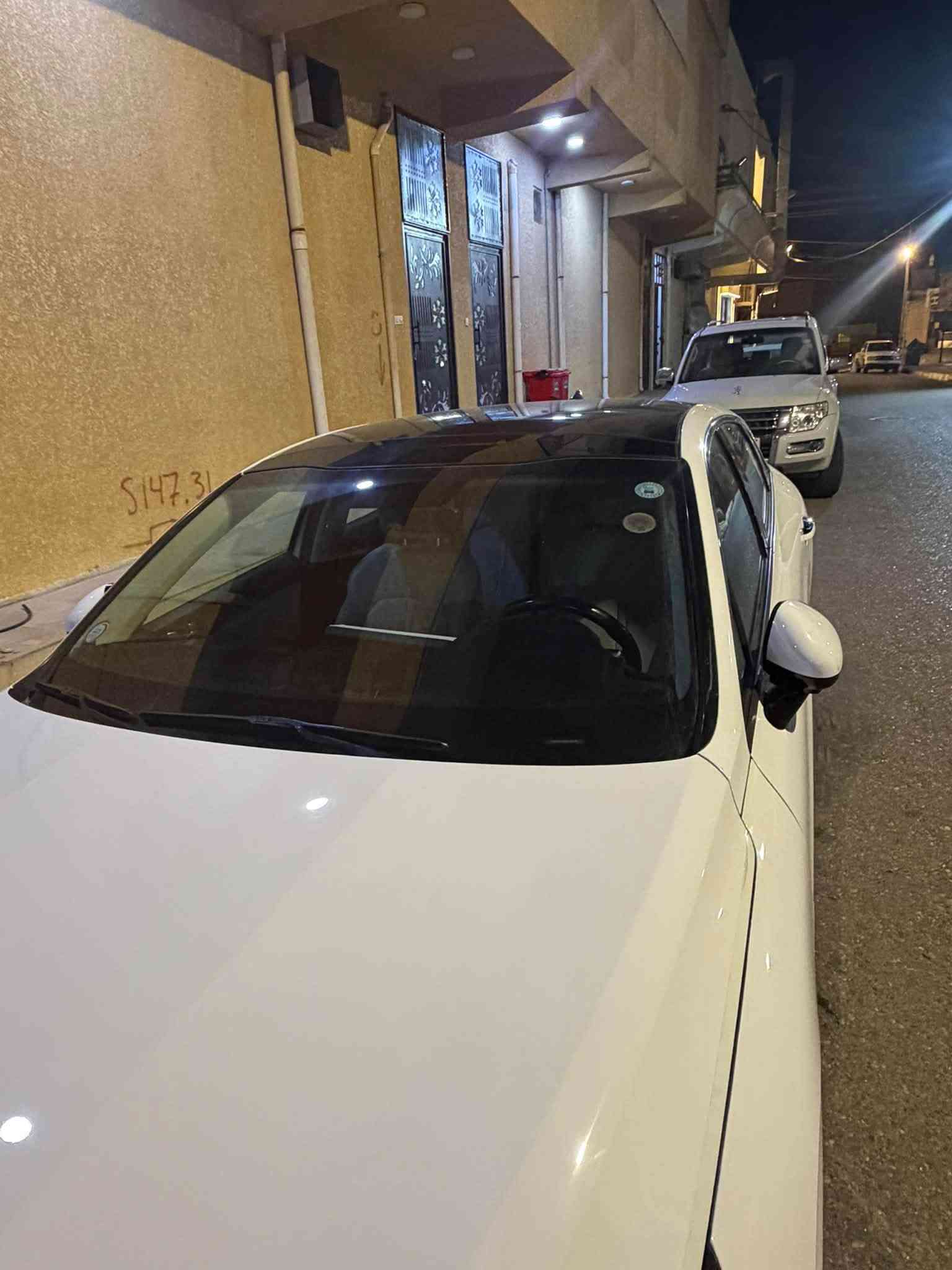 K5 خليجي وكالة نم
موديل ٢٠٢٣ 
فول مواصفات 
رقم اربيل 
بانوراما 
تدفئة كشنات 
ستيرن هيتر 
كشنات جلت اوف وايت 
بصمة تشغيل وابواب 
كفالة عامة مطلقة من الصبغ والتبديل عدا ملاحظة بصيطة جداً بالجاملغ الخلفي 
السيارة جديدة بحالة الوكالة 
ماشية ٤٢ الف كيلو متر 
مكان السيارة الانبار هيت 
السعر 190$ وبيها مجال 
للاستفسار اتصل ***********
