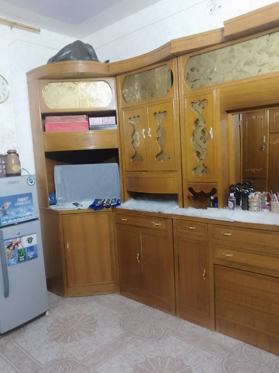 غرفة نضيفه حطاطه السعر مليون  مكاني جزيرة الرمادي هذا رقمي ***********
