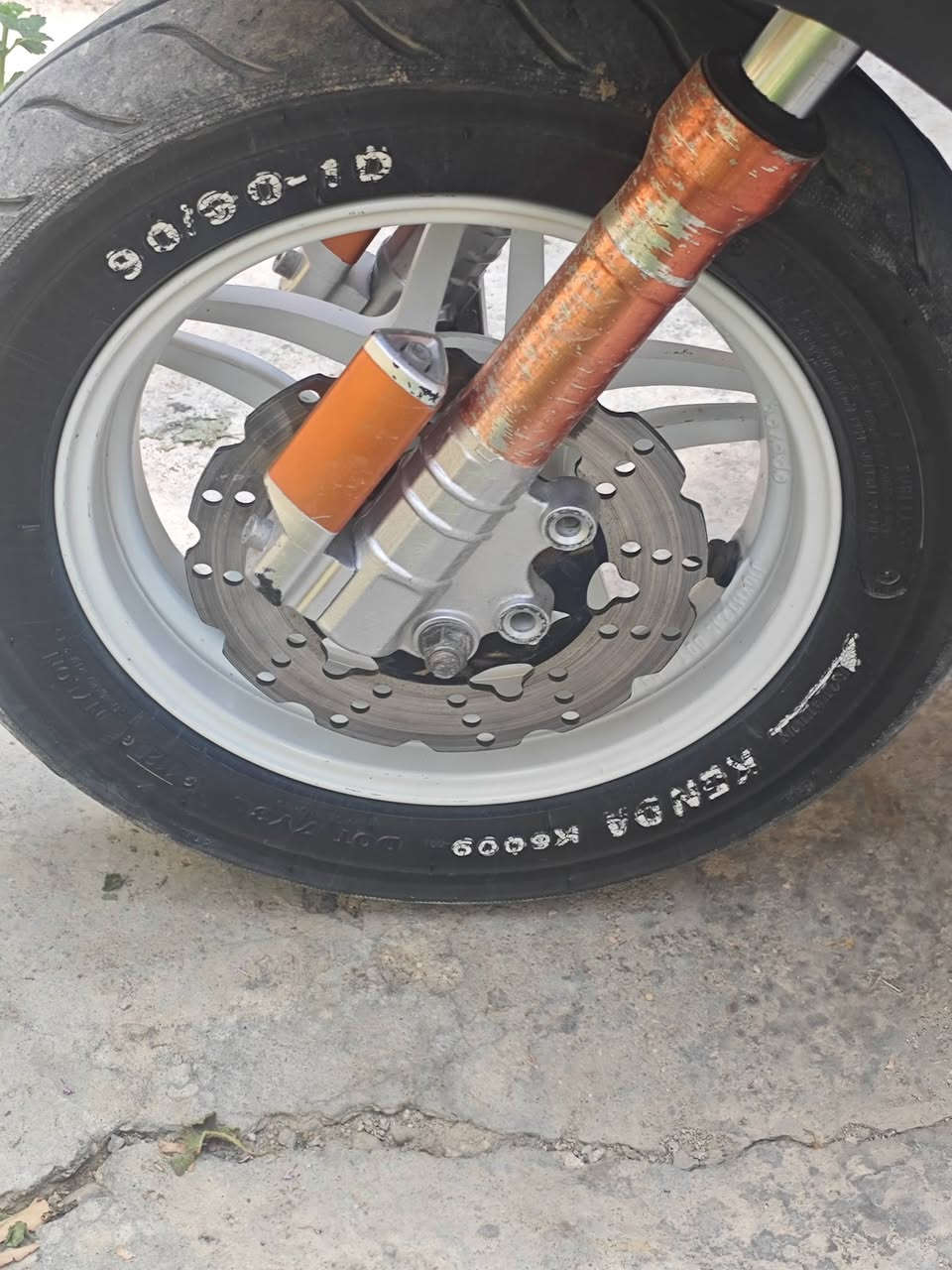 السلام عليكم ماكس عدله للبيع مكينه بيه مال رمبه صالنصه sc صدر رياضي وياله رياضي  كابريتر بلادي فقط سلف يرادله فحمات كهربائيات شغاله السعر 375 وبيه مجال بسيط مكاني بابل المسيب ***********
