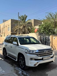 لاندكروز • ٢٠١٧ • في8