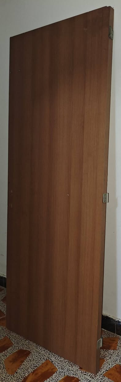 باب خشب • جديد • ٢م×٨٠سم