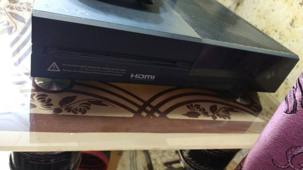 السلام عليكم للبيع جهاز إكس بوكس وأن فات لوك ستيكر فول نضافه ويا كيبل HDMI ويا يده اصليه ماته بي لعبه GTA5 و the crew motorfest 
جهاز فول نضافه مكاني بغداد الجديدة يوجد توصيل 
***********
