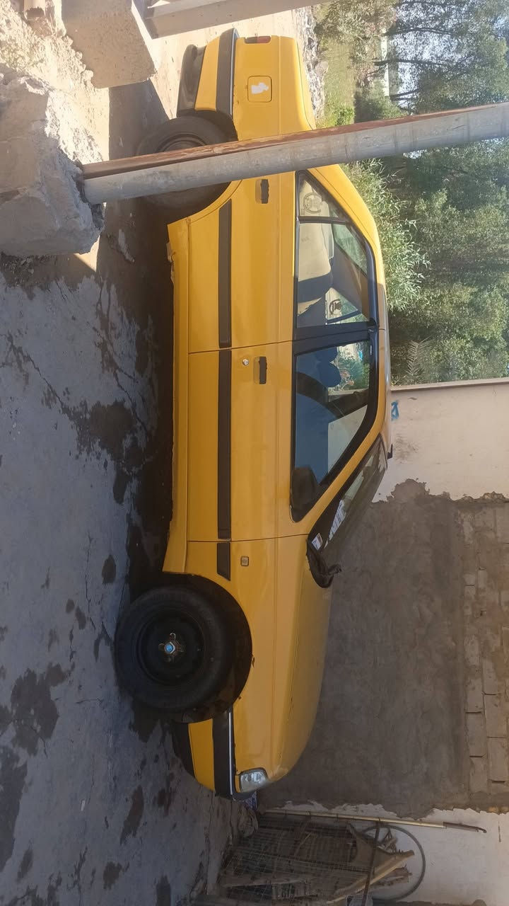 السلام عليكم سياره 405 بسمي 
. بيجو 405 كفاله من الضربة 

. كفاله كير ومكينه فرنسي 

.السياره شرط مداور 

.مابيها اي نقص كبل لشارع تشتغل

.تخم تاير جديد

.تبريد ثلج 

. تجي تفحص لمن تقتنع

.السعر 29 وبيها مجال بسيط حك الجيه

.العنوان الديوانيه 

.الرقم ***********‬‏
