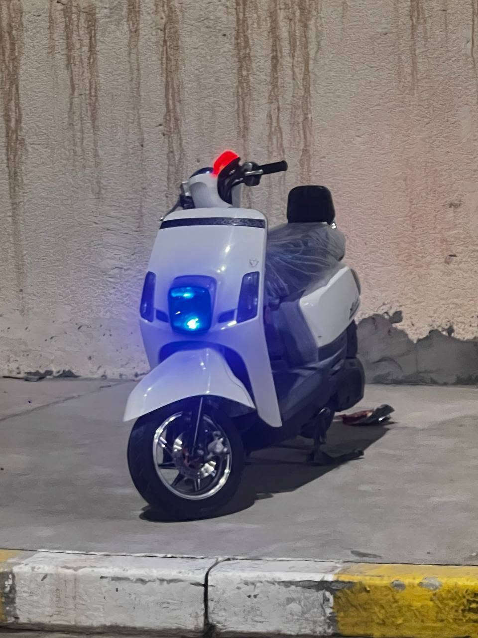 بوليس • زيرو • من المعرض