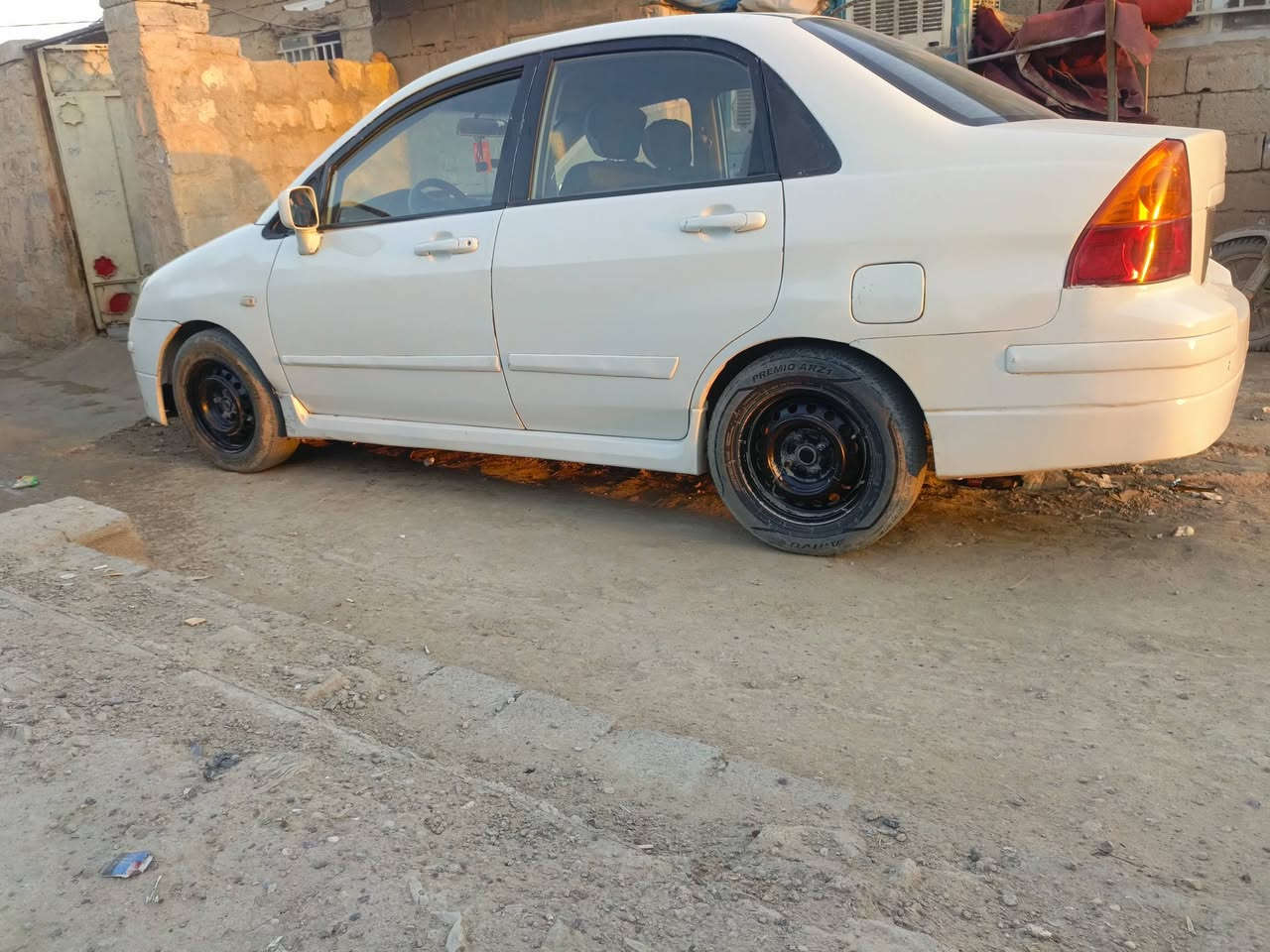 البيع  سيارة سازوكي موديل 2005 رقم بغداد نضيف حلوه بس خريطه بل كير كهربئيات  السعر35 بي مجال ا سامراء باقي التفاصيل اتصال ***********
