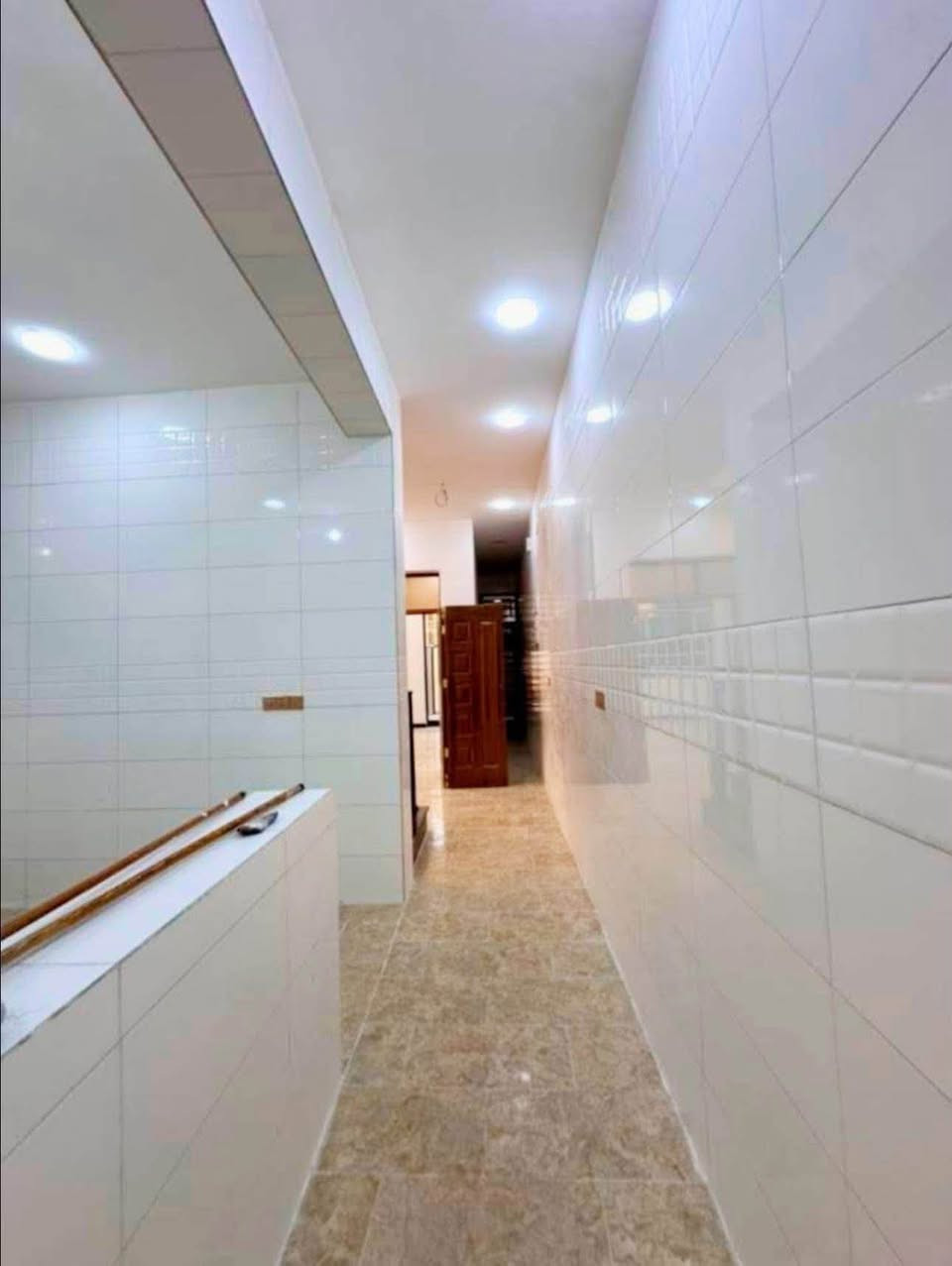 ٩٥ للبيع
الواجهة ٥ / مدخلين

أضلاع مستقلة 

موقع 📍الشعب حي التجار عرض الشارع ١٥ موقع ممتاز

يحتوي على #استقبال #مطبخ معزول #٤غرف #خدمات

للأستفسار آكثر الأتصال على الأرقآم 

***********

***********

الأخوين للوساطة العقارية / المكتب مجاز رسمياً ووكيل منصة عقارية أستثمر بأمان
