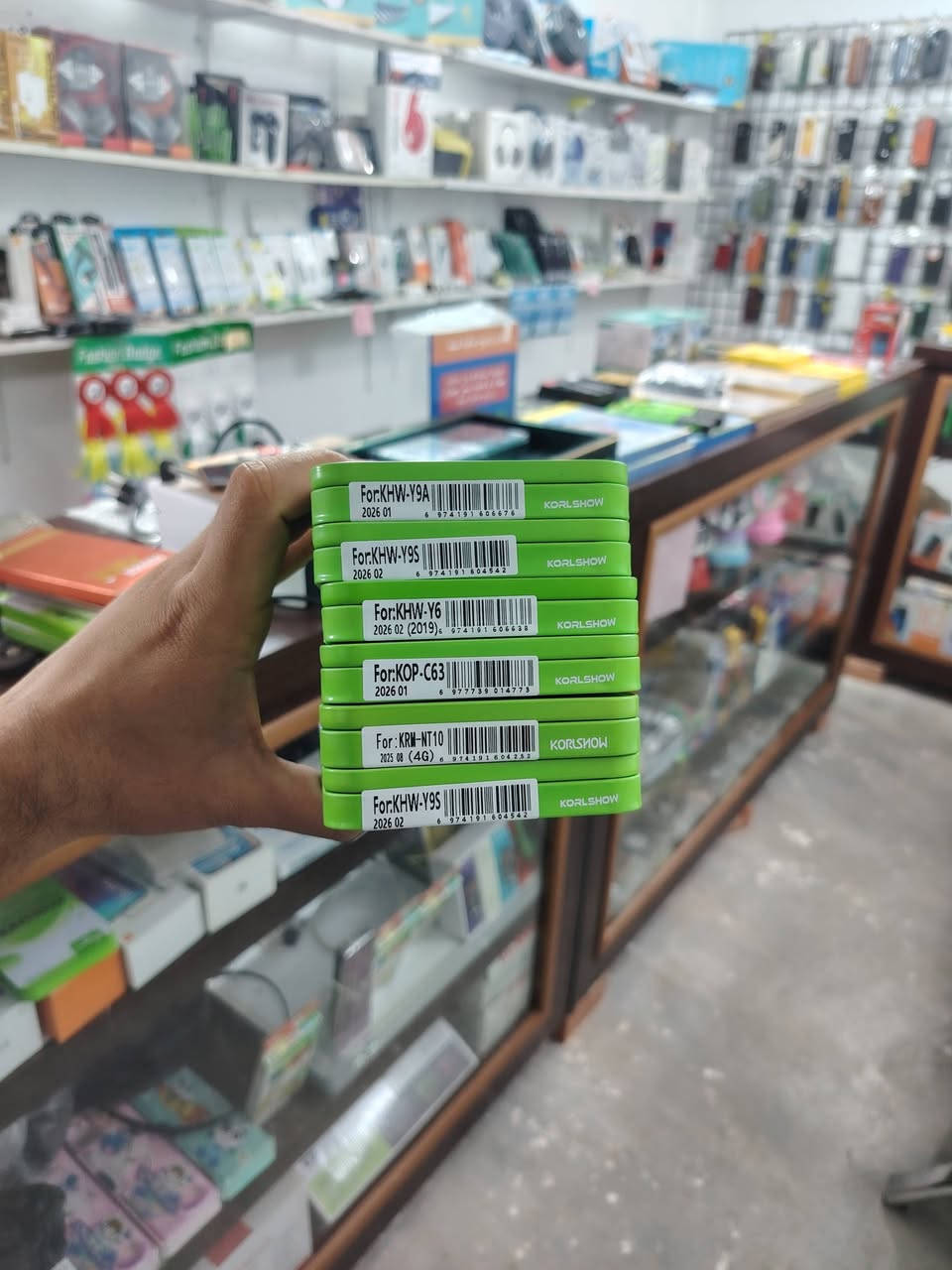 شاشات • بطاريات • قواعد الشحن