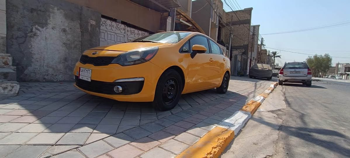 السلام عليكم كيا ريو وارد امريكي موديل 2017حادث جاملغ امامي وبنيد ايرباك استيرن طاك السيارة باسمي رقم بغداد جاهزة من كل النواحي كير محرك تبريد صدر امامي خلفي تخم تاير ودوشمة وباتري مابيها اي نقص السيارة جديدة هذا رقمي للتواصل سعر 74 وبيها مجال للشراي هذا وقمي للتواصل *********** بغداد, العراق
