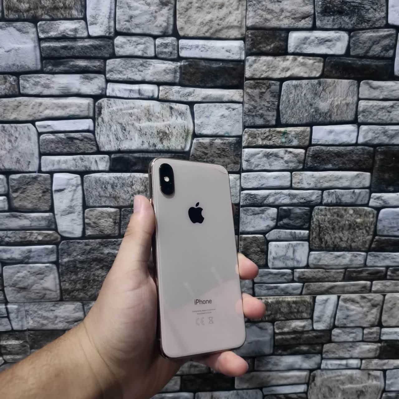 السلام عليكم
ايفون xs الصغير 
ذاكره 256
بطاريه 100 مستبدله 
فيس ايدي شغال 
الجهاز نضيف جدا وماناقصه شي
سعره ( 180 )  وبي مجال 
مكاني حله 
رقمي ***********
