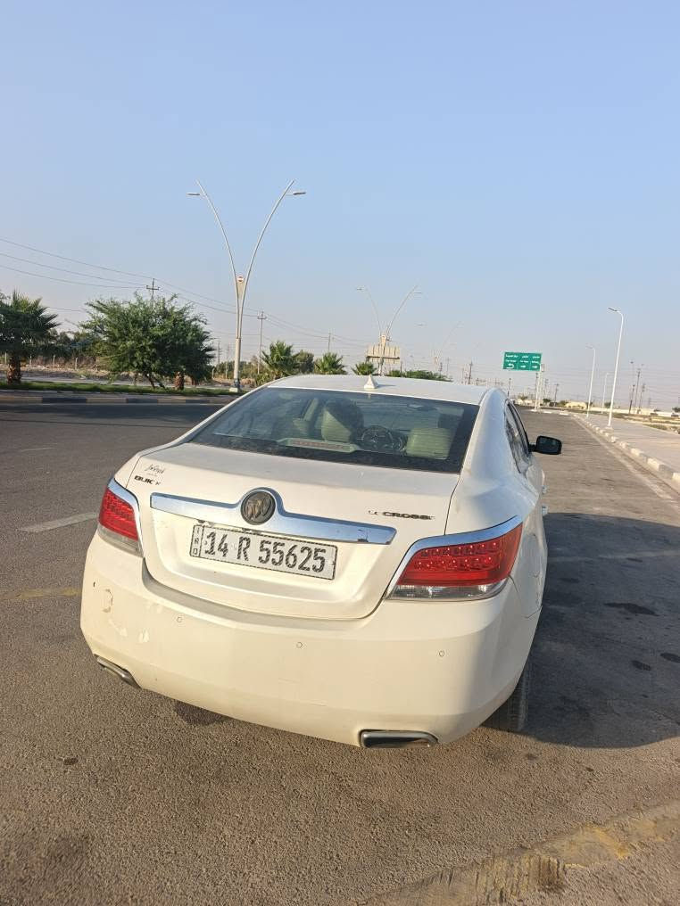 بيع أو مراوس 
ب اسمي 
رقم إنكليزي جديد سنوية ل ٢٠٢٧ 
محرك ٦ سلندر 
تبريد كبر محرك كل تمام 
تدفه بلكشنات 
‏‪***********‬‏
السعر ب ٥٨ ورقه
تحتاج دبلات اماميه ودريم بلوفه يطلع صوت شوي 
ضربته من أمريكي جامغ وباب.. بيه صبغ بلبدي.بيه خياسات أطراف الاباب
 البصرة الزبير الزبير, البصرة
