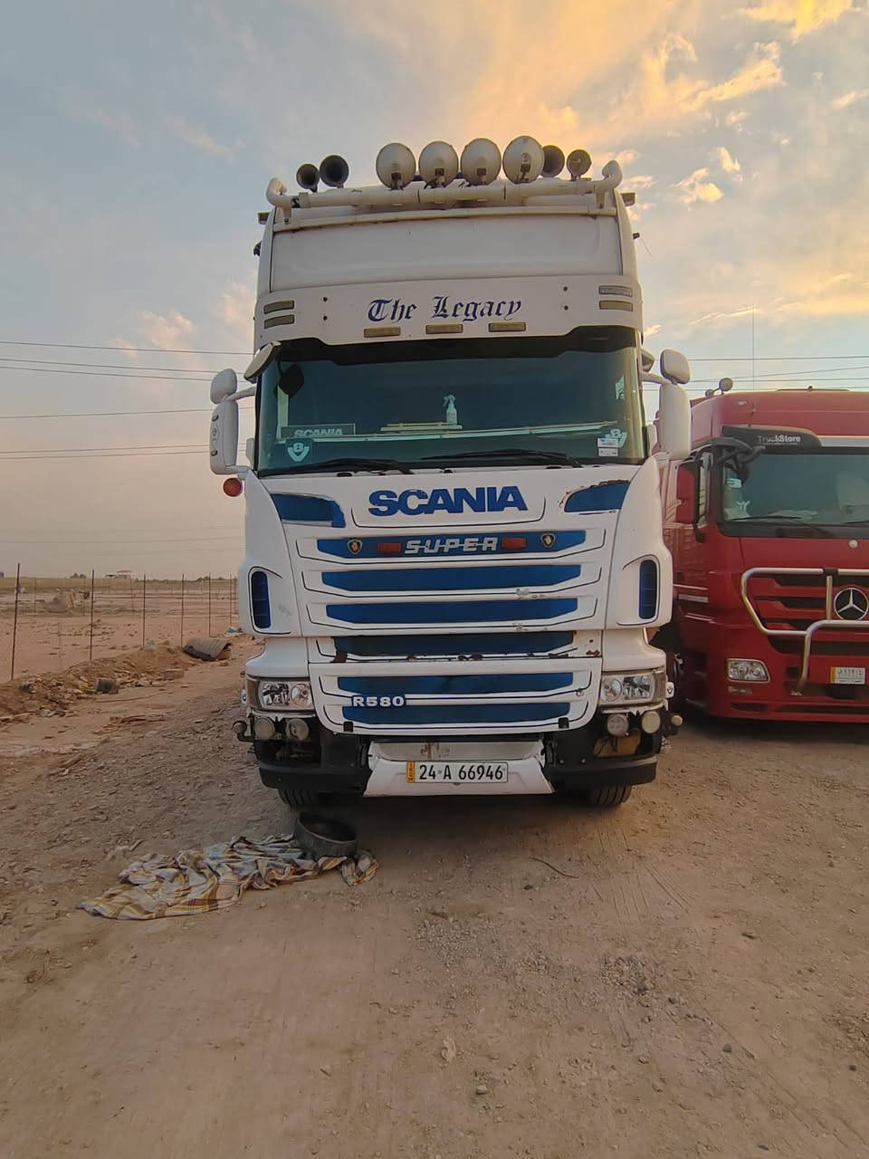 السلام عليكم 
للبيع سكانية  موديل 2006  مكينة V8. 580
گير 3*3 سحال خلفي السيارة جاهزة للعمل 
مربوطة رأس وعربانة مرسمة رقم دهوك أنگليزي
رتايدر +تخم تاير +تبريد +ثلاجة 
مكان السيارة البصرة 
إلاستفسار
***********
***********

