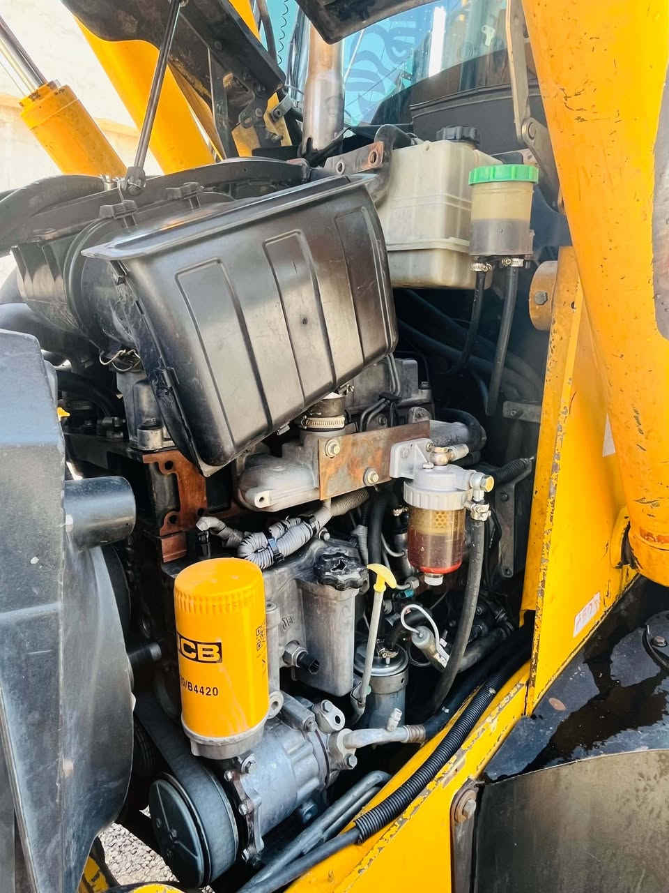 للبيع 
CX4 رقم اربيل 
2006 
لسعر 330 وبيه مجال ***********
