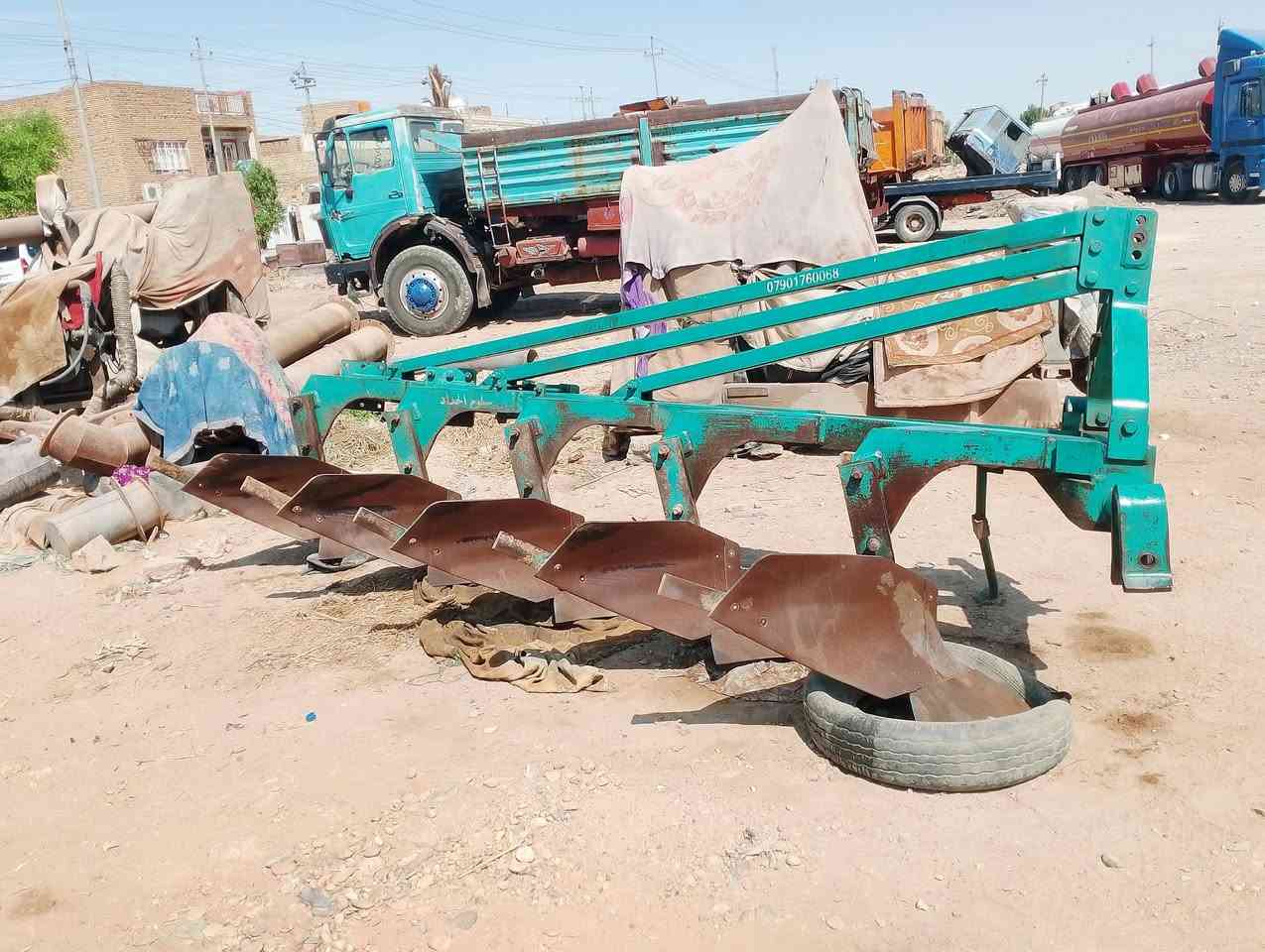 سلام عليكم فدان البيع 3جسر حداده سلوم حجمه 16 مكانه عماره رقم***********

نص مكتوب في الصور:
- ***********
- سلّم الحداد