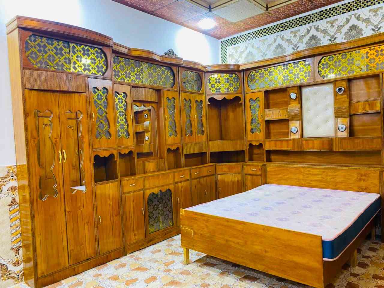 يوجد غرفه نوم صاج عراقي نضافه فول السعر ٨٥٠ للاستفسار الاتصال ***********

