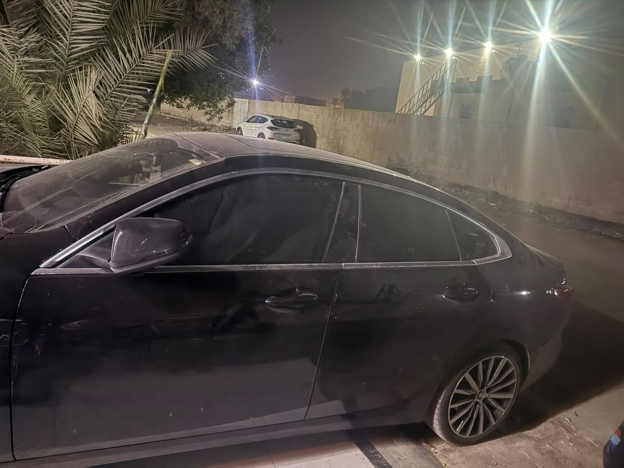 السلام عليكم بي ام حجم ٢٢٨ موديل ٢٤ دخول جديد فول لاخير بدون قطعه تبديل ايرباك برده او كشن فق رقم شهداء بغداد
بيع او مراوس ***********

نص مكتوب في الصور:
- 97259555X
- 97259555
