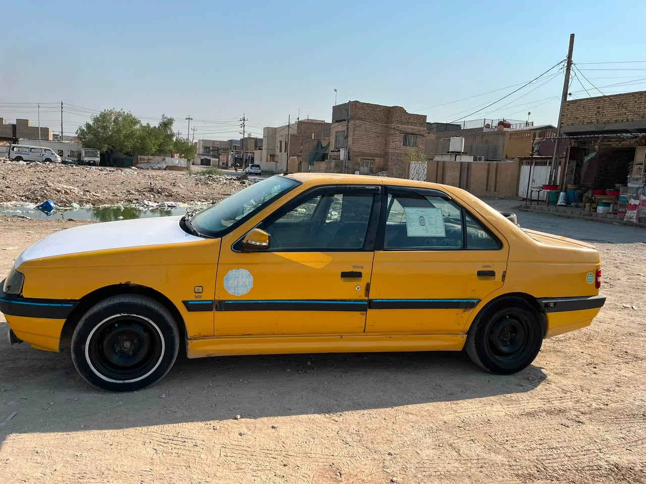 السلام عليكم بيجو ٤٠٥ 
السياره جاهزه ماعده التبريد مايشتغل السياره مبدلها راديتر ومبدللها مراوح جدد الشواصي سليمه عندك فقط الخياس بل قماره مكان السياره حله بكرلي السعر ٣٤ وبيها مجال بسيط 
ملاحضه السياره مشروع وطني بسم صديقي  السياره اكعدك ويا راعيها وتفاهم عليه غرامات ع راعي السيارره وعليه هيئه ١٢ الف اروح وياك نصفر الهيئه.  الرقم ***********

