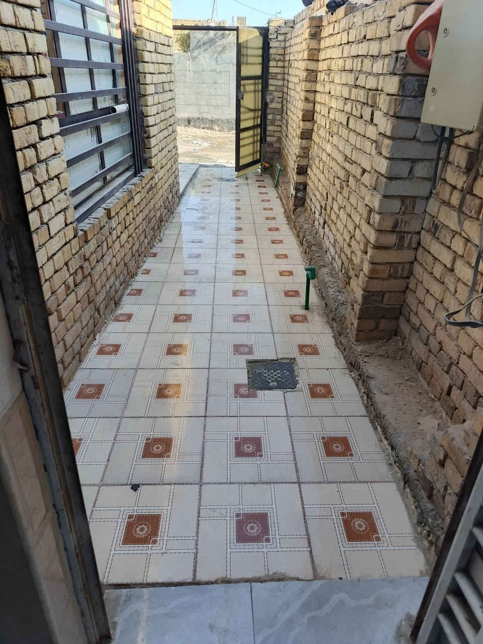 سلام عليكم بيت ديوانية التقية الثالثة قرب جسر نجف بنزلة الكرينات سعر 38 نهاية بيع مستعجل زراعي سند 25 تصال على رقم تليفون ***********
