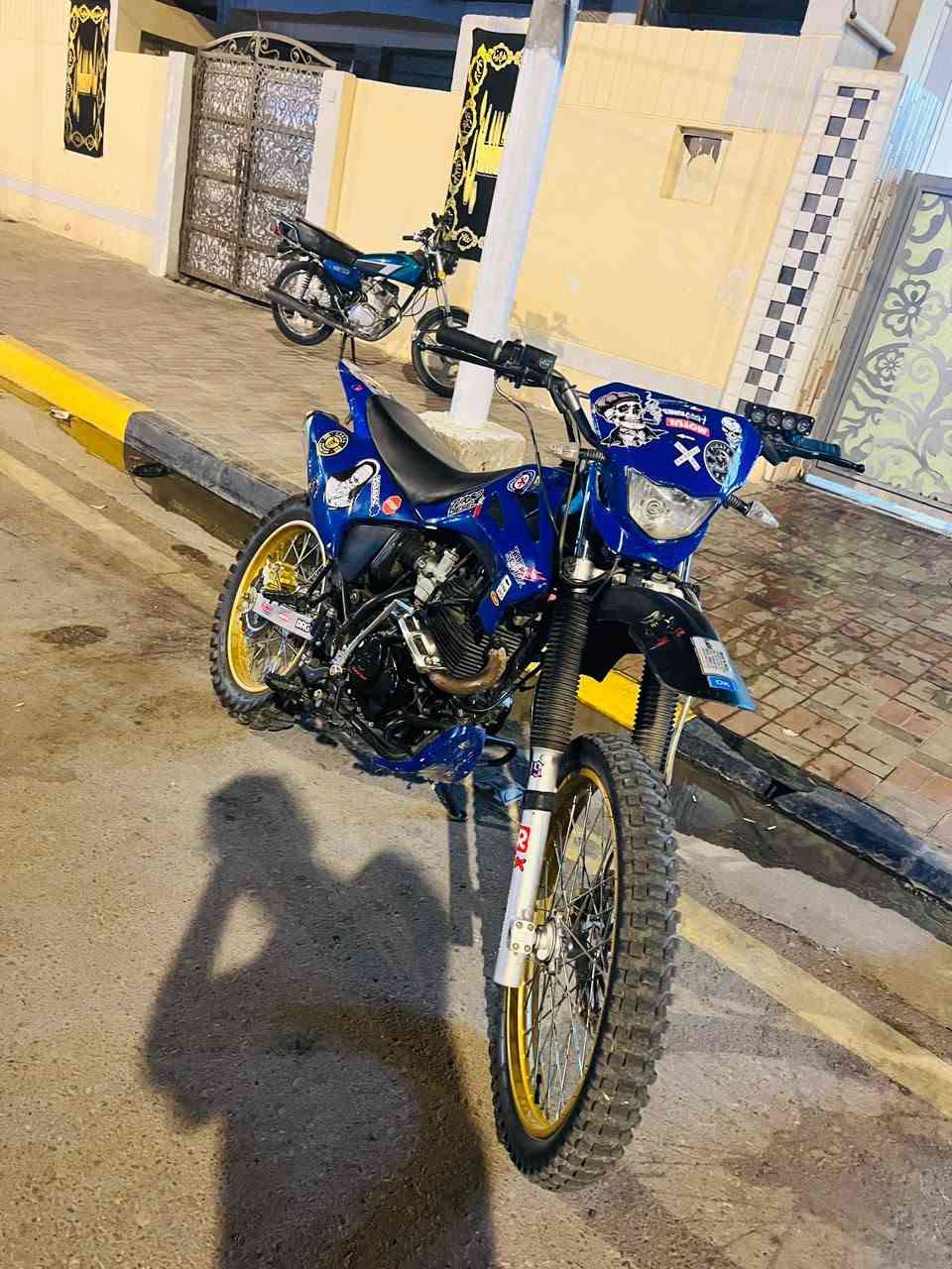 السلام عليكم
قفاز  كاويار للبيع  2024
سكنر 
محرك 250cc
مكفول من كلشي كلشي شغال 
***********
مكان واسط عزيزيه
