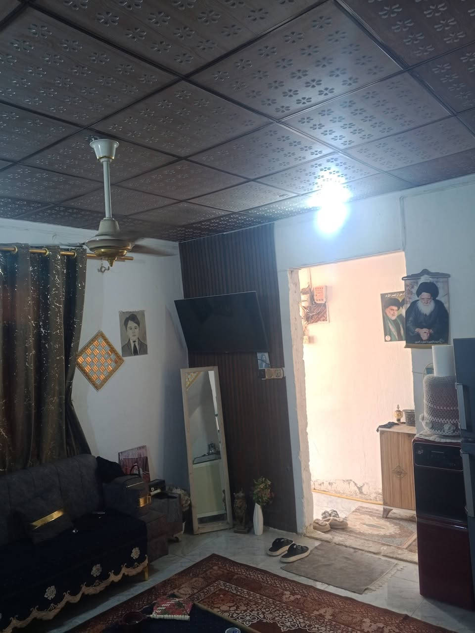 يا الله السلام عليكم ورحمه الله وبركاته الدار للبيع مساحه 190 متر العنوان النجف الكوفه البراكيه شارع المطار القديم قرب الجامع القبه الذهبيه ثالث بيت عن الشارع العام الدار المساحه الكليه 190 متر شقه 40 متر والباقي دار مساحه 150 متر تحتوي على غرفه وصاله ومطبخ وصحيات واستقبال الصحيات خارجيه وداخليه زائد كراج السعر المطلوب 47 مع المجال البسيط للتواصل رقم الهاتف اخوكم ابو طيبه صاحب مكتب الاخوين ***********

