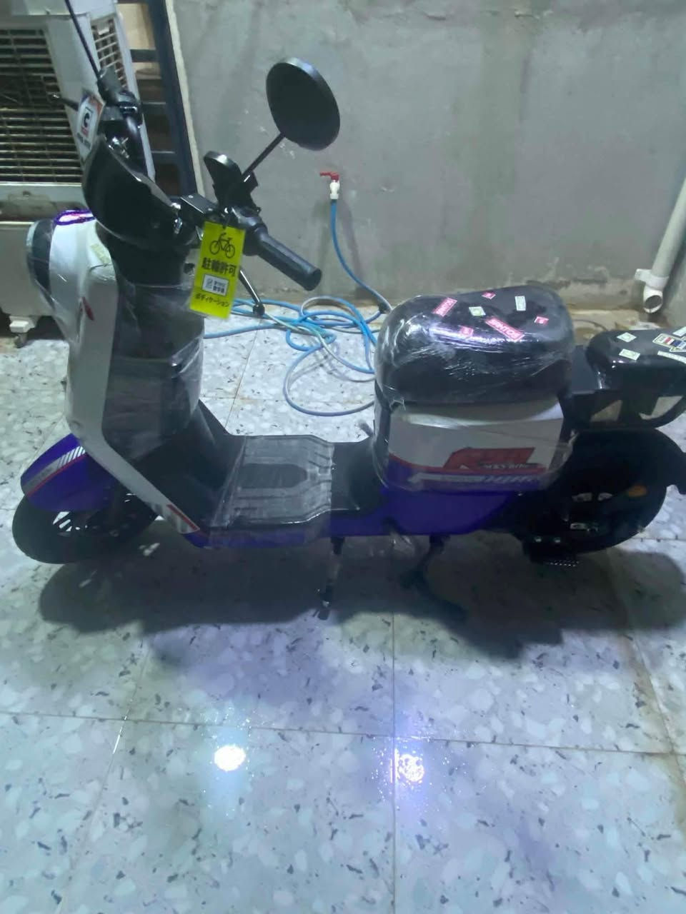 دراجه للبيع كهربائية R90 مستعمل قليل مده شهر فقط كلشي شغال بطاريات 5 جديد لوك كهربائيات كلها كامل مكان كركوك للاستفسار *********** كركوك, العراق

