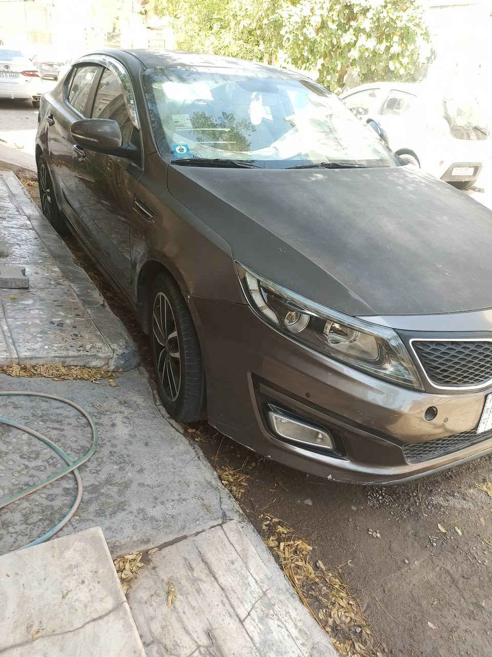 للبيع كيا اوبتيما موديل ٢٠١٤ محرك ٢٠٠٠ دوش رقم بغداد انكليزي بأسمي سيارة ببلدية بدون ضربة أو صبغ بيها جراد بالقمارة والبنيد واضح بالصورة السيارة مواصفات تحكمات ستيرن جهتين حساسات أمامية وخلفية رادار شفتات بالسترين كروس سرعة تبريد قطعتين  دشبول لونين بيجي واسود نظام ايكو  وهواي مواصفات سعرها ب 95 ورقة وبيها مجال مكاني غزالية للأتصال رقمي  ***********
