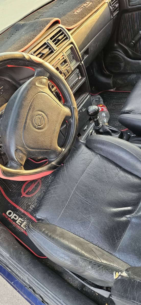 فكترا  موديل 94 جنطه حجم 16 محرك كير شرط رقم جديد سنويه لل2030كهربائيات كلها شغاله  كابون بانزين بيها شرط التحويل  صبغ جماليه بدون حادث مكان موصل ايسر  رشيديه  ***********. ***********
