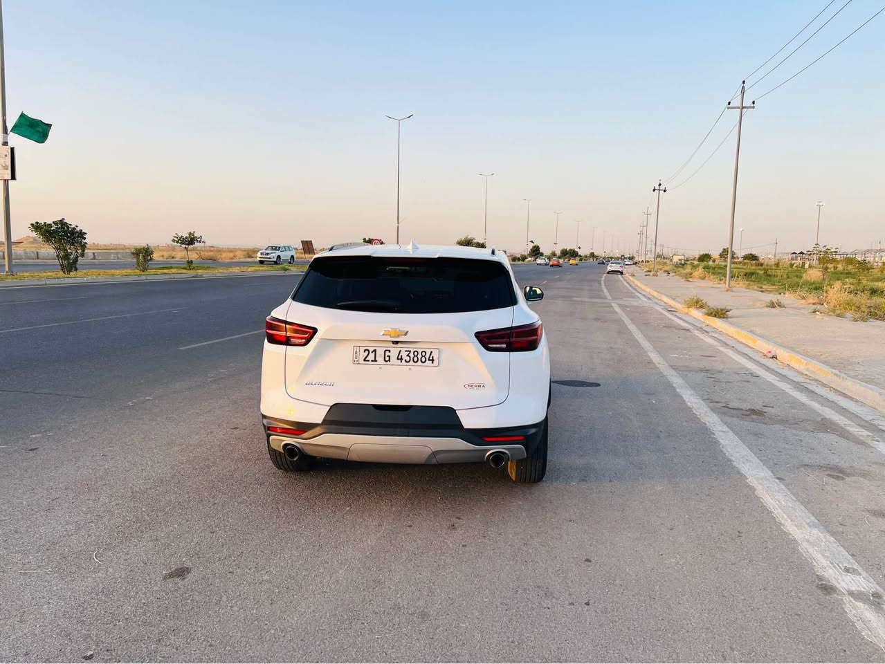 ⸻

🚘 للبيع | شفروليه بلايزر LT2   2023

💰 السعر: مناسب جداً وقابل للتفاوض للجادين
$200

📍 الموقع: كركوك

✅ المواصفات:

* موديل: 2023
* محرك: 2.0 تيربو (4 سلندر)
* الممشى: 26 ألف ميل فقط
* اللون: أبيض
* رقم سليمانية جديد باسمي

📌 الضرر:
مبدل بونيت فقط، بدون شاصي، بدون بدنة، بدون دواخل، بدون راديتر، والإيرباكات أصلية ولم تفتح.

✨ المواصفات:

* تشغيل بصمة
* بصمة للأبواب الأربعة
* LED + إنارة نهارية
* أوضاع قيادة متعددة
* تحكم بالمقود (ستيرن)
* هاند بريك إلكتروني
* شاشة Apple CarPlay وAndroid Auto
* كاميرا خلفية
* رادارات أمامية وجانبية
* نظام الحفاظ على المسار
* تشغيل عن بعد
* Auto Start / Auto Stop
* تدفئة للمقاعد الأمامية
* منافذ USB
* ABS + مانع انزلاق

📞 للاستفسار: ***********

السيارة نظيفة وجاهزة للفحص بأي مكان. كركوك, العراق
