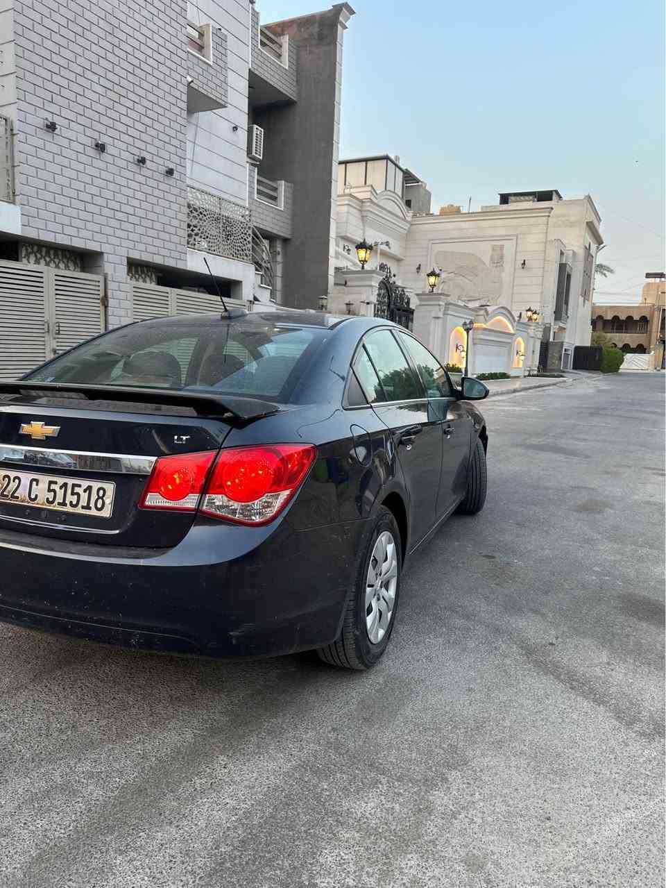 سيارة كروز موديل ٢٠١٦ تفاصيلهة:
مكينة جديدة ماشيه ٢٠ الف كيلو
صدر جديد
لايتات جدد
فيتبم جديد
تايرات العام بدلتهم
سلف جديد
تدفئة وتبريد
جامة امامية جديدة

عيبهة طخة بسيطة بالجاملغ عكس السايق مثل ما موضح بالصورة
السيارة جاهزة للهزة وعندي وكالة عامه
السعر 78$
*********** بغداد, العراق
