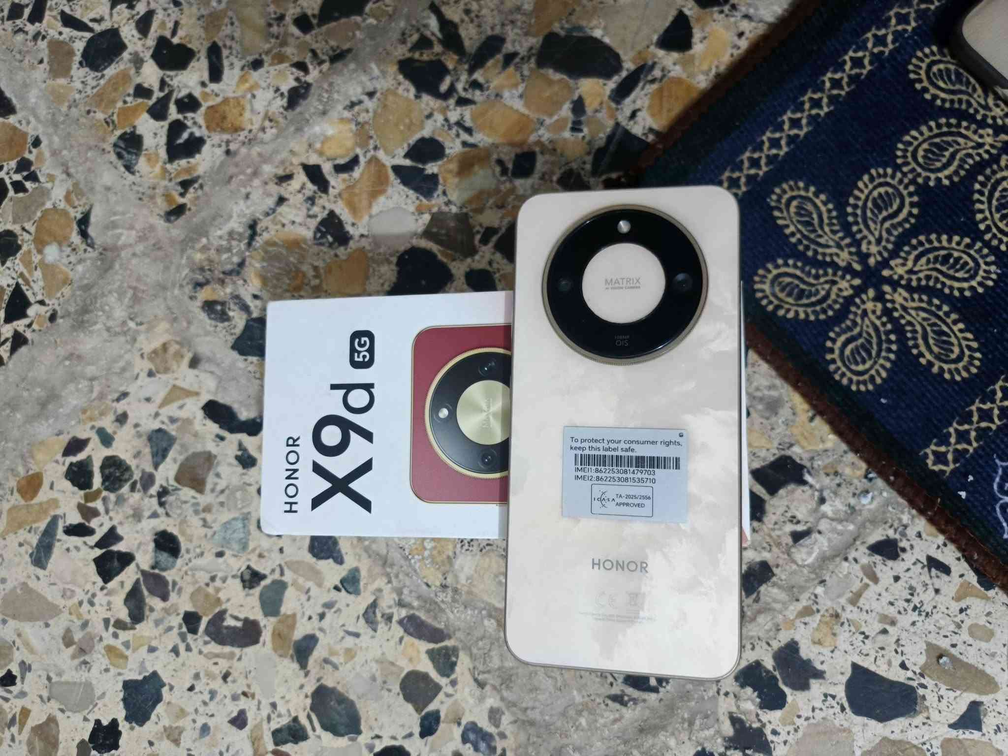تلفون للبيع هونر اكس 9d الذاكره 256 العنوان الناصريه حي اريدو جهاز مكفول من كلشي ملحقاته بس كارتون بدون شاحنه السعر 400 وبيه مجال قليل رقم تلفوني *********** بيه واتساب

نص مكتوب في الصور:
- MagicOS 10 حول الهاتف > اسم الجهاز > HONOR X9d المعالج المركزي Snapdragon 6 Gen 4 ذاكرة الوصول العشوائي > ١٢ غيغابايت + ١٢٠ غيغابايت RAM Honor Turbo شاشة بتقنية حماية البصر من Honor ١٢٠٠ X ٢٦٤٠ بطارية السيليكون والكربون 8300 mAh وحدة التخزين الداخلية المساحة الفارغة ٢١٨,٢ غيغابايت الإجمالي ٢٥٦ غيغابايت الموبايل MTN-NX1