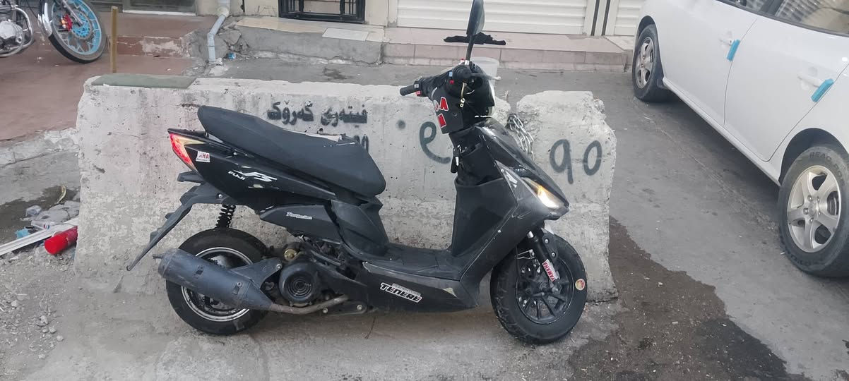 ماكس ياباني السرعة 140
كهربئيات شغالة+ماكينة كبس مامفتوحه 
نكرة هندر تشتغل نقصها تلحم الصلصة فقط
التواصل وتساب***********
