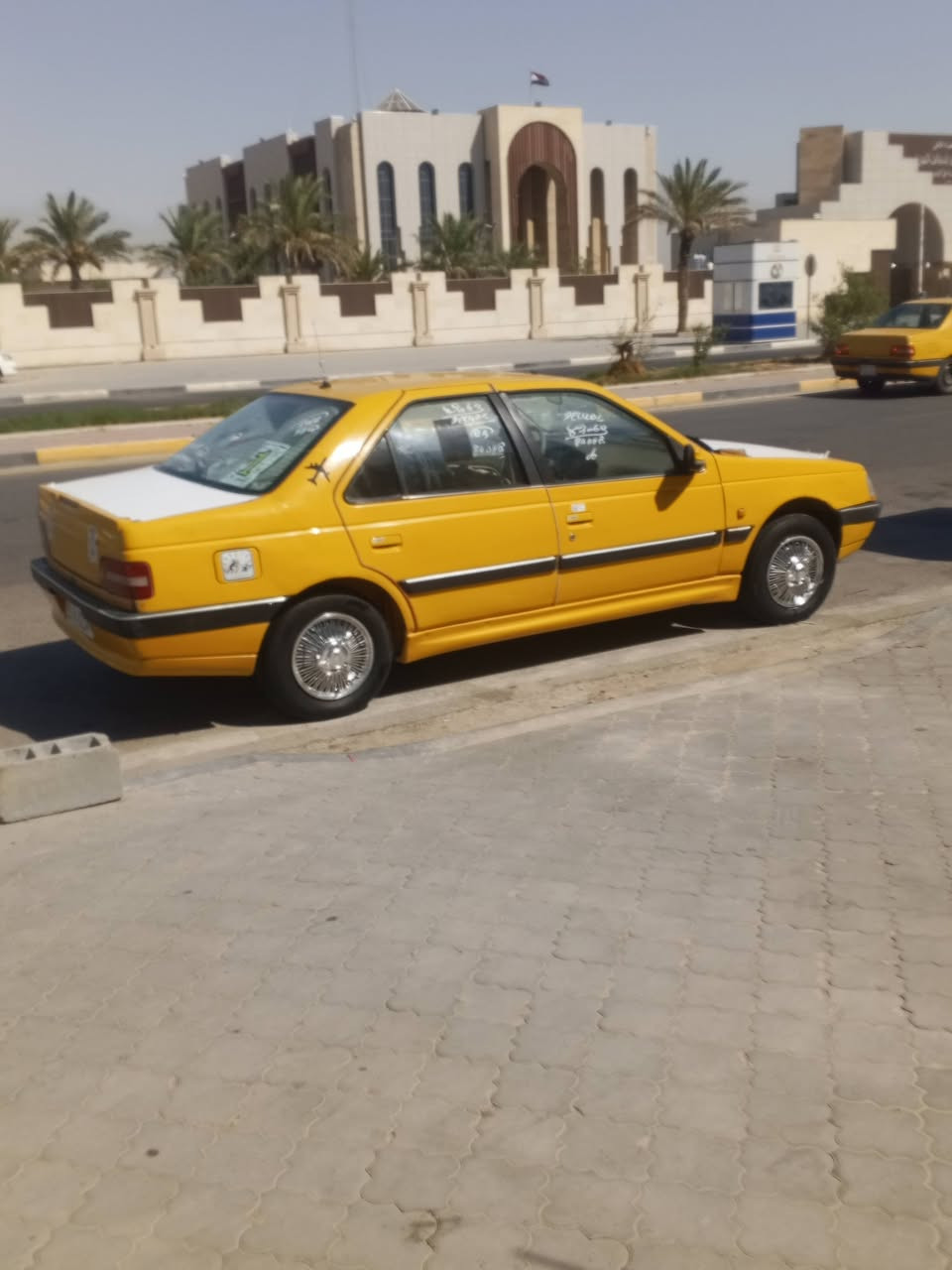 سلام عليكم بيجو بارص للبيع ساره كامله تبردي خير من الله كشرها نضيف مابيها خياسات سياره بيها بدايه خيط تبخير السعر 30 وبيها مجال مكاني بصره زبير رقم تلفون ***********
