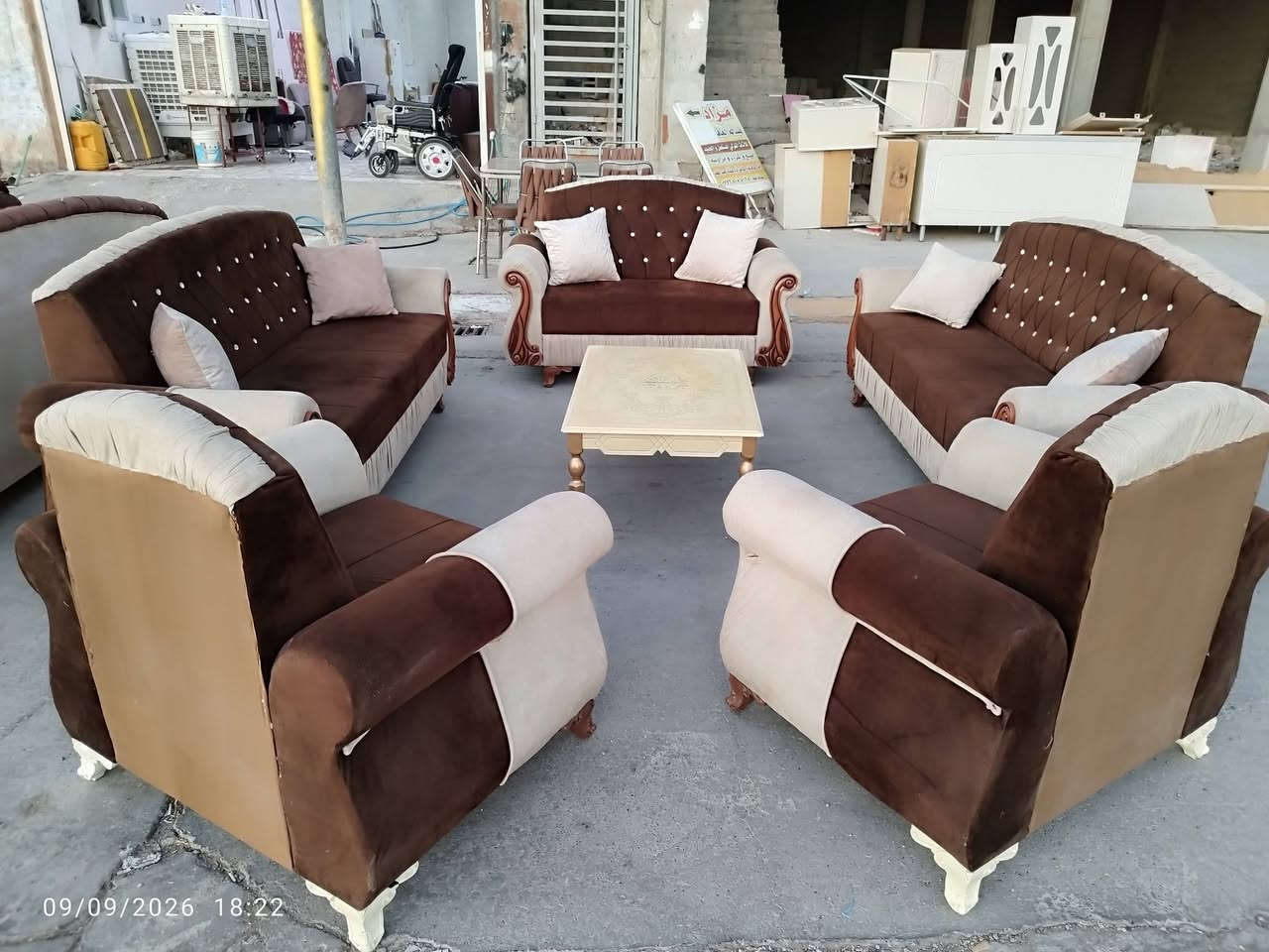 سعر ٢٧٥ 
..
🌷🌷 مزاد عبدالله الجاف🌷🌷

اي شي غراض عدكم للبيع دزو علا خاص او واتساب 

🌷مزاد عبدالله الجاف 🌷 نشتري كلش أغراض منزلي عليك فقط ادز صور غراض..... قنفات.. ديوان.. غرفه نوم.....
***********
📞📞📞☎️ فايبر واتساب أيضا
عنوان 🚚🚚🚚🚚 خانقين انواء جويه شارع مستشفى خلف مركز شرطه
