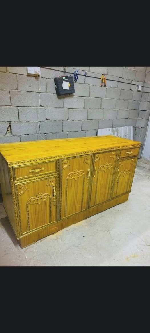كنتور ابو ٣ ملحق مستعمل سعر 250 
 وبوفيه قياس متر و70 سعر 150 مكان بغداد البلديات وتوصيل داخل بغداد الاستفسار ***********
