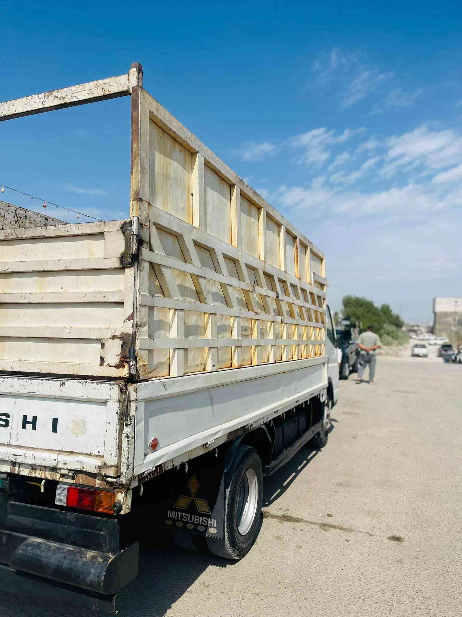 السلام عليكم كنتر ٢٠١٤ رقم بابل دولي تحويل ثاني يوم مكفول فقط رشه صبغ موضحه بل فيديو تخم تاير وحداديه جدد تبريد ثلج السياره جاهزه مال شغل السعر ١٦٨ وبيها مجال حك الجيه مكاني بابل القاسم للاستفسار ***********
