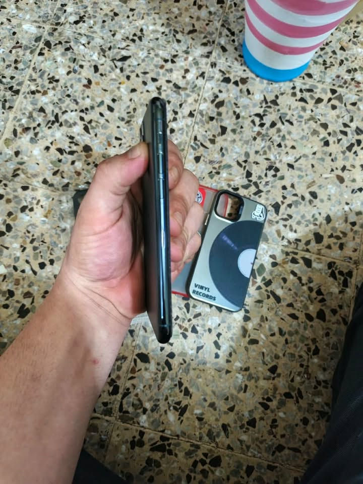 آيفون ١١برو
للبيع فول نضافه 
ذاكره ٦٤
جهاز نضيف مال بيت ضمان 
كلشي مابي مبدل كله ضمان 
بطاريه ٧٤
نزلت بعد التحديث 
التواصل ***********وتساب فقط
