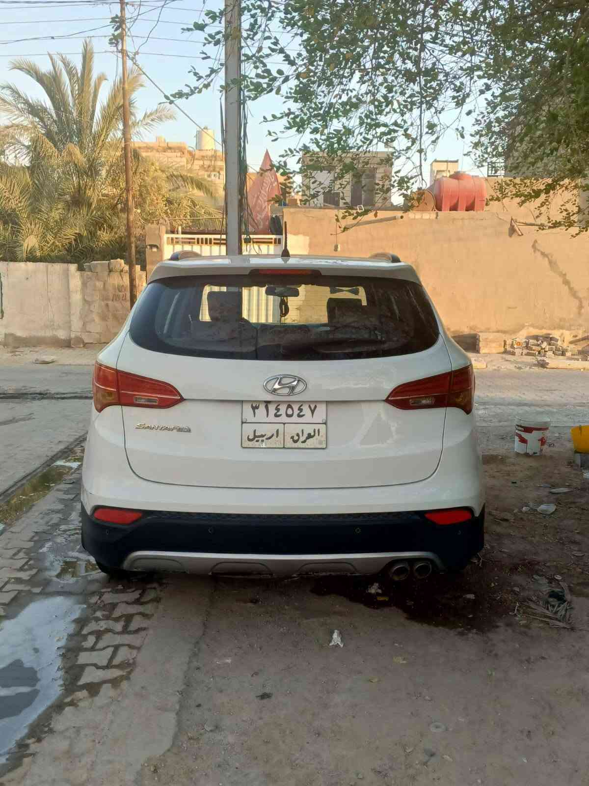 أذا لكيت ارخص منها وبنظافتها تاخذها بلاش 
العرض لمدة يوم واحد فقط مو يتغير السعر تكلي ليش 
السعر 121 ورقة فقط بسعر البلاش والله 
سنتافي وارد خليجي 2013
المواصفات. 
1. مكينة 4 سلندر اقتصادية وقوية 2400 دوش دوش 
2. سيارة عائلية 7 راكب انتبة 7 راكب 
3. كشنات 2 كهرباء مو ١ لا ٢ كهرباء 
4. أشاير ب المري. والمري شفط على الريمونت 
5. شاشة + كامرة 
6. تحكمات مقود 4 اتجاهات 
7. ايكو سستم 
8. درايف مود 
9. بانوراما على طول قمارة السيارة  
الحدادية.  جاهزة على اخر حباية 
تايرات تخم جديد 
مكينة كير. جاهزات 
تبريد ثلج 
السيارة ماشية 147 الف كيلو فقط فقط.  اكو موديلات ٢٠ ماشيات اكثر منها 
الرقم ب أسم كردي مو شركة.  وكالة ب أسم عربي يحولك ثاني يوم.  اي غرامة كانت مرورية كانت على تجديد السنوية هذني علية اي غرامة كانت اني اتحملها. 
تريد وكالة تريد تحويل.  ماكو اي مشكلة. 

هذا العرض لمدة يوم واحد فقط.  والسعر نهائي غير قابل للتفاوض.  للاستفسار.  *********** 
***********
