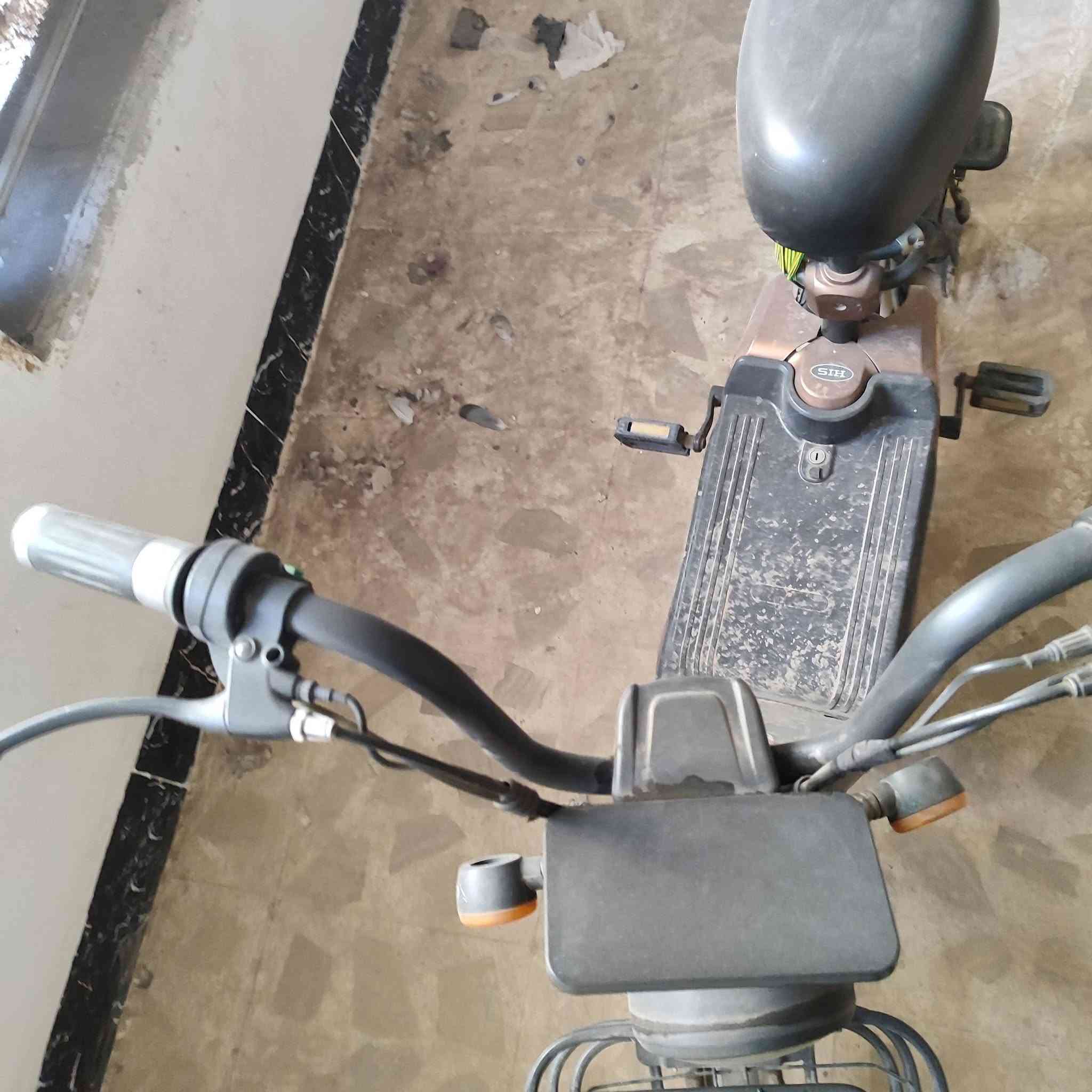 للبيع ب ٢٠٠ يحتاجلة بطاريات
*********** واتساب
