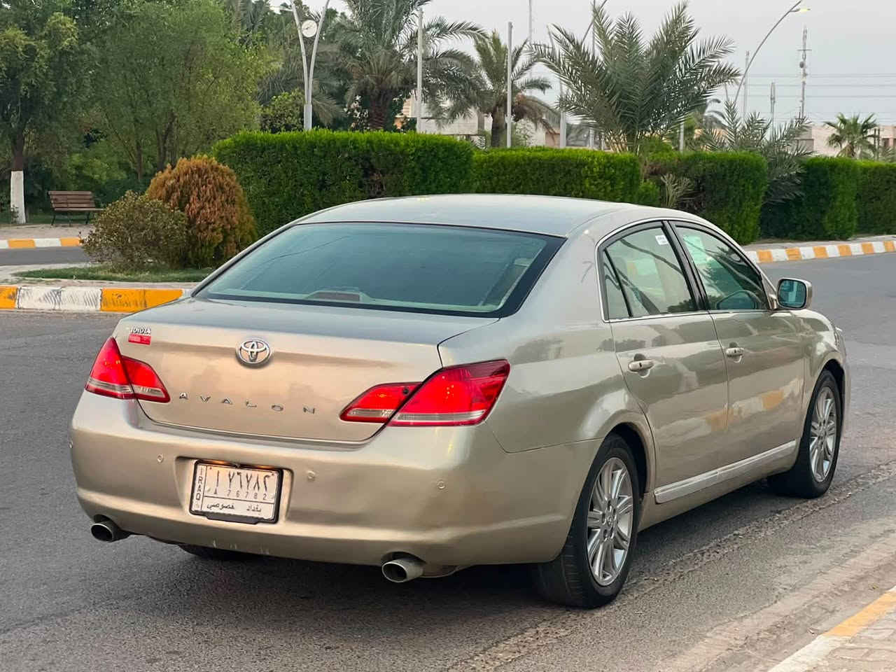 سلام عليكم للبيع افلون 2007 خليجي فول مواصفات ليمتد 1/1 سياره كير محرك صدر تايرات كهربائيات كله شرط سياره جديده وماناقصها شي تبريد ثلج ❄️ تدفئه نار🔥 
سياره كير ومحرك شرط لاصوت ولاتنقيص ولاتبخير سياره صبغ عام شرط بدون دواخل للجماليه فقط🛡️رقم بغداد سنويه جديده شرط التحويل والغرامات مكان السياره صلاح الدين تكريت السعر 89 وبيها مجال للأستفسار اسيا ***********
