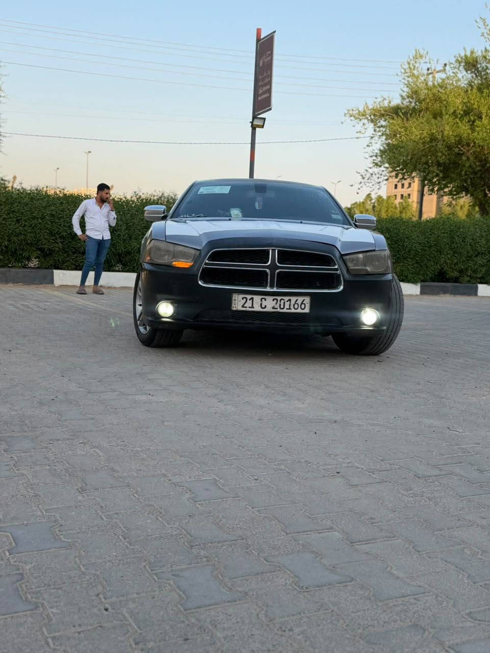 سلام عليكم جارجر مديل 2013 السياره فور ويل وملغي الفور ويل  فول عدا الفتحه كير طياره تدفئه كشنات  شاشه جبيره  كير مكينه خير من الله  طابه للعراق كفاله بل عراق بيها تبديل صار باب وجاملغ جهت السائق رقم سليمانيه انكليزي السياره ب130 وبيها مجال مكان السياره نجف رقم ه‍ ***********
